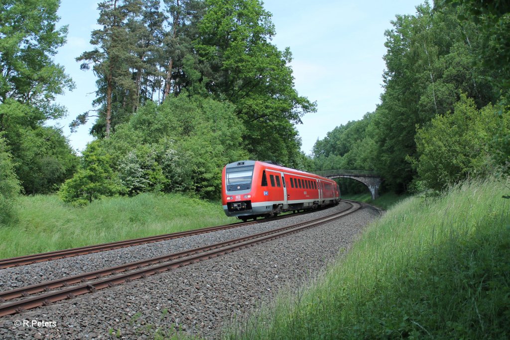 612 667 + 627 als umgeleiteten IRE 3086 Dresden - N�rnberg in der Kurve von Sch�nfeld. 13.06.13