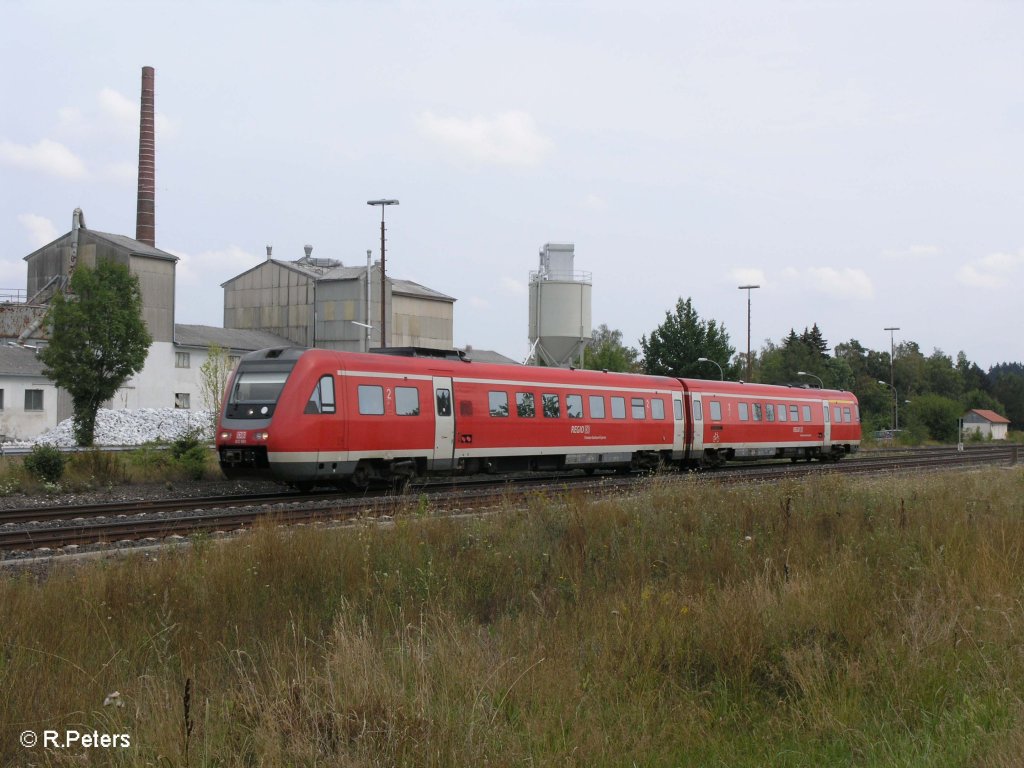 612 991-0 zieht als RE 3457 Dresden durch Wunsiedel-Holenbrunn. 25.08.09
