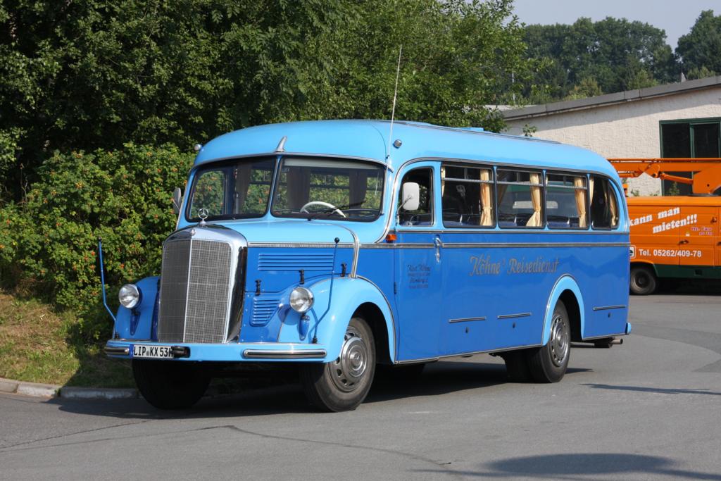 An einem Treffen von Oldtimer Fahrzeugen in Bsingfeld am 27.7.2008 nahm 
auch dieser Oldtimer Mercedes Bus Typ 3500 der Fa. Khne teil.