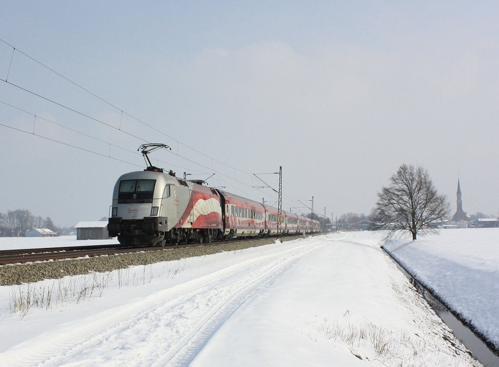 An einem der wenigen sonnigen Wintertage konnten wir 1116 249 am Zugende des  Jubilums-Railjets  am 24. Februar 2012 kurz vor bersee ablichten.