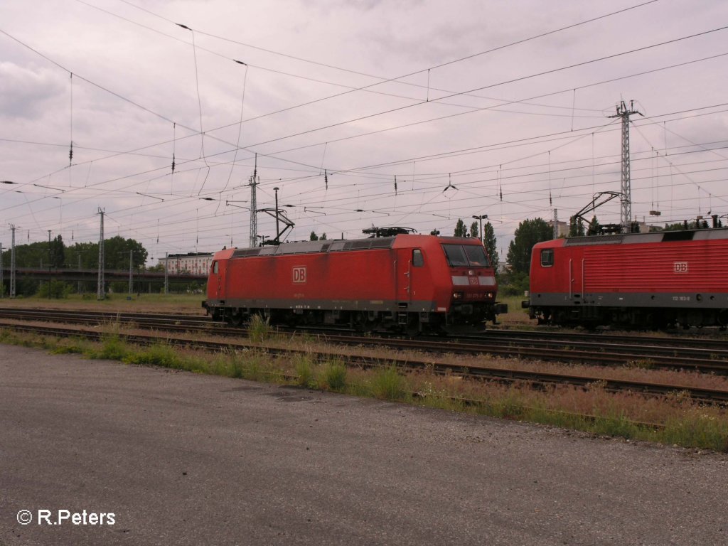 Begenung in Eisenh�ttenstadt von 185 075-9 und 112 183-9. 21.05.08