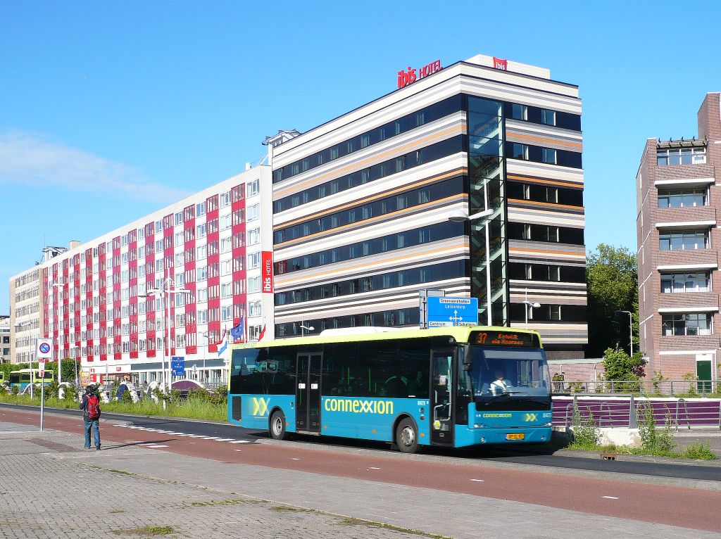 Connexxion 8473 DAF VDL Berkhof Ambassador 200 Baujahr 2005. Schipholweg Leiden 06-06-2012.