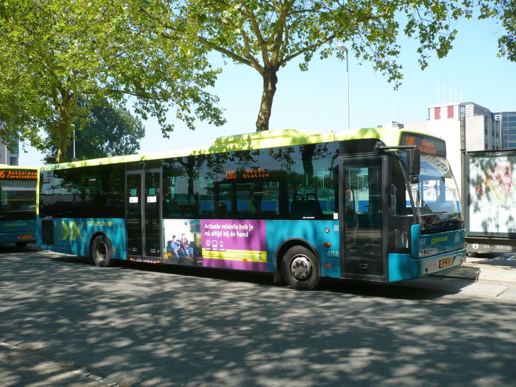 Connexxion Bus 4158 DAF VDL Berkhof Ambassador 200 Baujahr 2008. Jaarbeursplein Utrecht Centraal Station 25-07-2012.