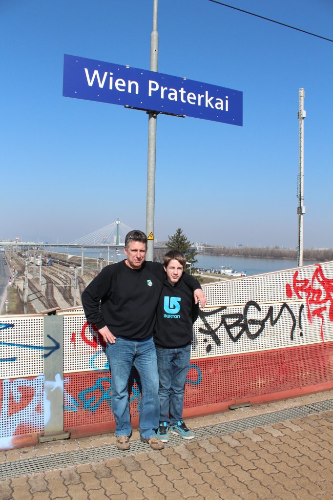 Das sind wir beiden einmal vor der Kamera. Aufgenommen von Christian Blumenstein am 17. M�rz 2012 in Wien. Danke nochmal das Du Dir f�r uns Zeit genommen hast.