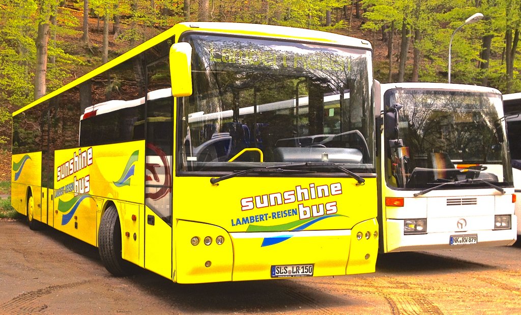 Dieser Bova Lexio von Lambert-Reisen aus Schwarzenholz stand whrend des 2. Bundesligaspiels 1.FCK gegen FSV Frankfurt am 5.5.2012 auf einem Park-and-Ride-Parkplatz und wartete auf das Ende des Spiels.