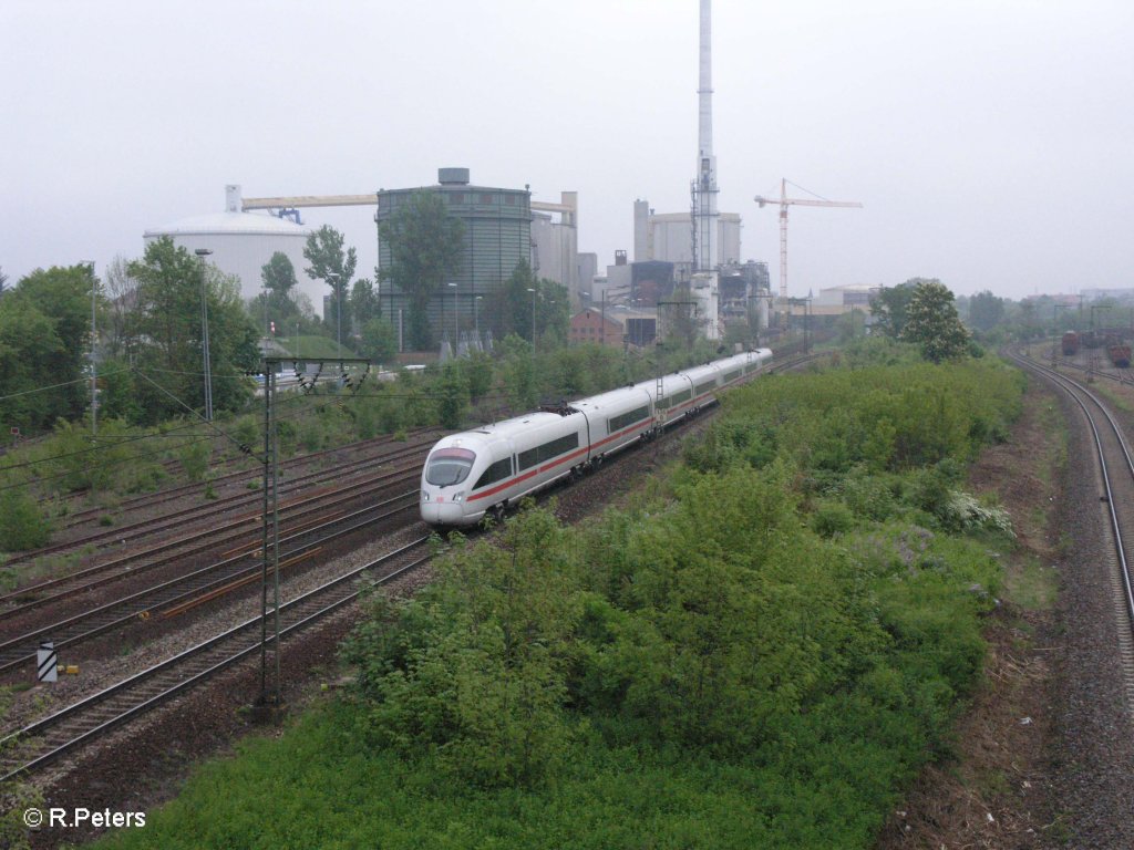 Ein 411er durchf�hrt Regensburg auf den Weg nach Dortmund. 01.05.09