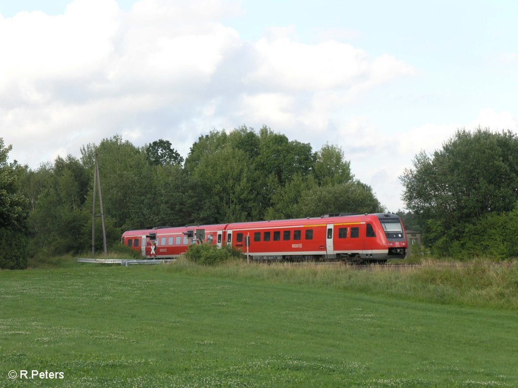 Ein 612er bei Sch�nfeld auf dem Weg nach Gera HBF. 15.07.09