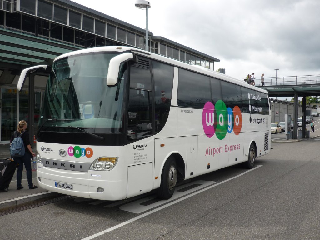 Ein chinesischer-Bus, der Marke ANKAI am Flughafen Stuttgart, der Fa. Veolia, Karlsruhe