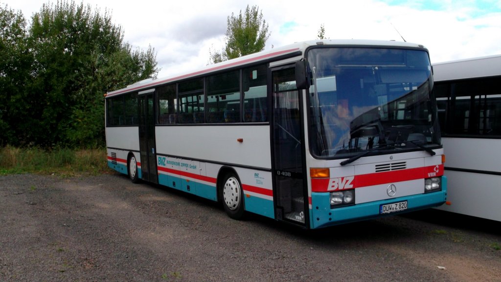 Ein Mercedes-Benz O 408 des Busunternehmens Zipper GmbH aus Grnstadt. Das Fahrzeug ist aufgenommen am 03.10.2012.