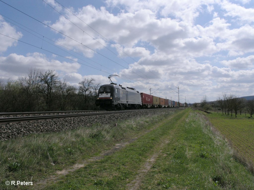 ES64 U2-069 zieht ein Containerzug f�r BoxXpress. 10.04.10