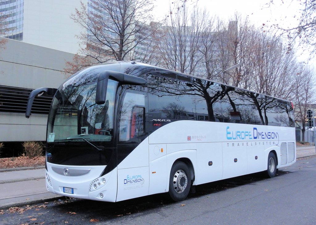 IRISBUS MAGELYS Pro aus Italien am 30.12.2012 in Wien gesehen.