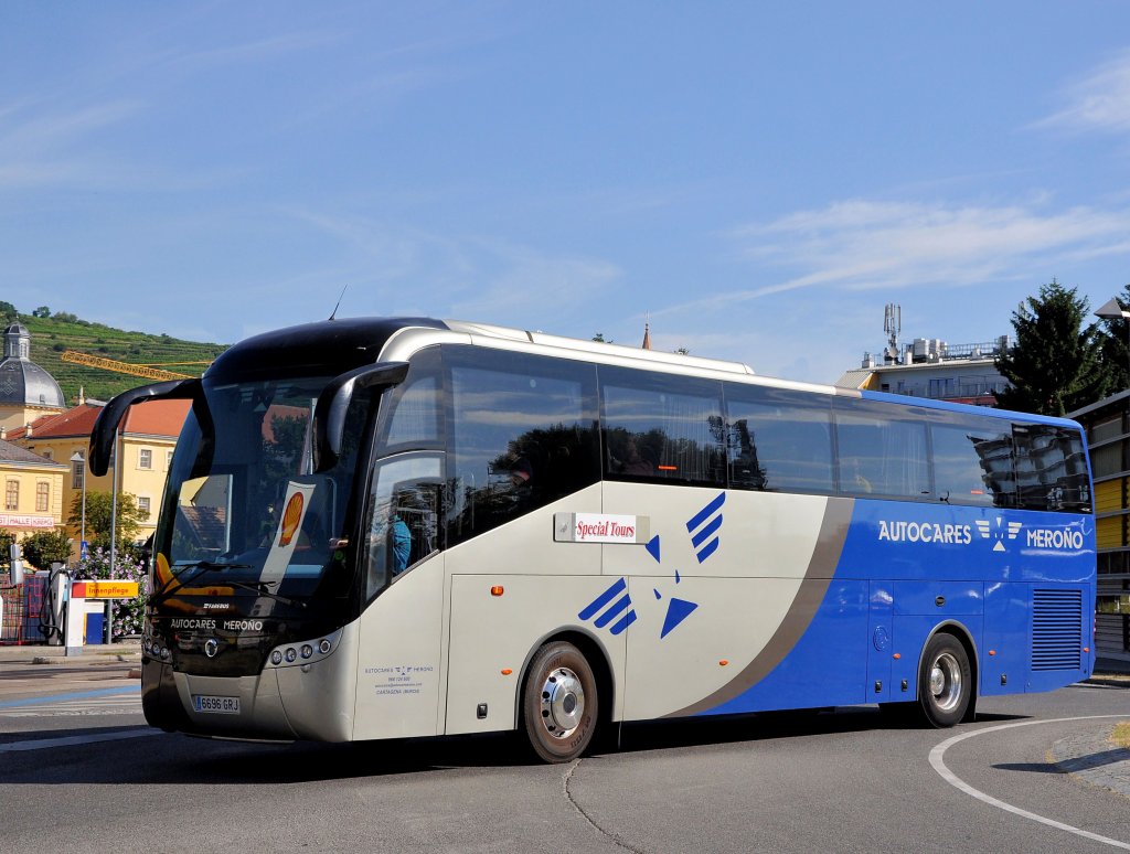 IRISBUS/IVECO aus Spanien fhrt am 23.7.2013 durch Krems an der Donau.