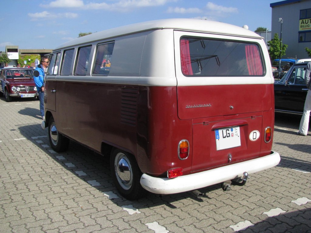 KLeinbus VW T 1  Bully  aus dem Landkreis Lneburg (LG) gesehen beim Oldtimer-Event des TV Nord, Hamburg [16.09.2012] 