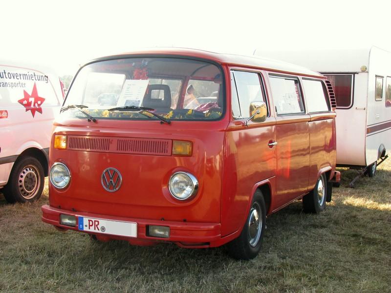 Kleinbus VW T 2 aus dem Landkreis Prignitz (PR) fotografiert beim 6. groe TATRA-Treffen Seehausen/Altmark [20.09.2009]
