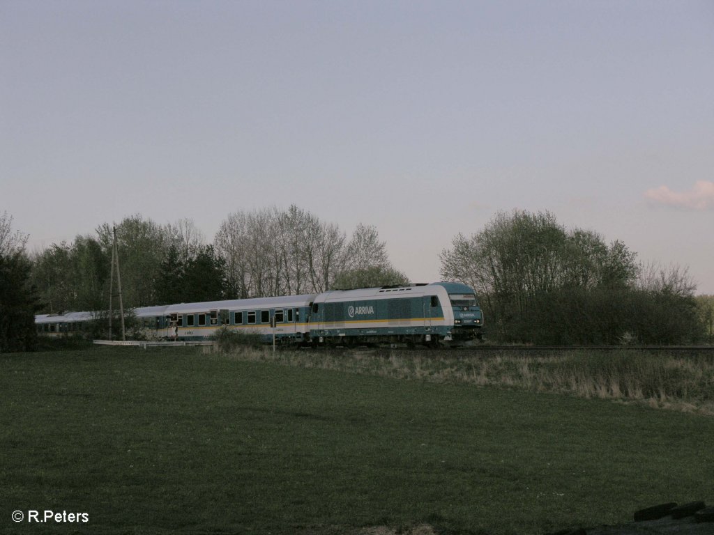 Leider mit Fotowolke kam 223 071 bei Sch�nfeld mit den ALX37987 nach M�nchen. 19.04.09
