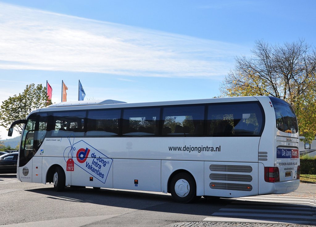 MAN LIONs COACH von DE Joung Tours aus den NL. Krems,Oktober 2012.