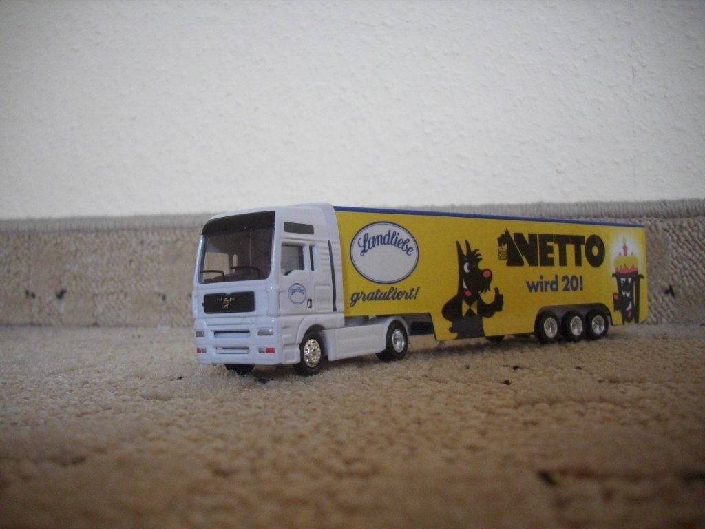 MAN Sattelzug von Netto.