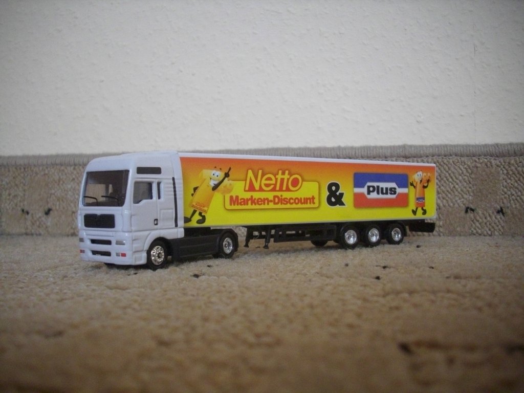 MAN sattelzug von Netto Markendiscount.