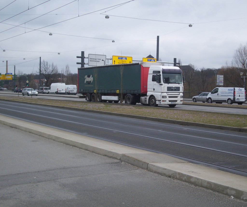 MAN Sattelzug in Potsdam.