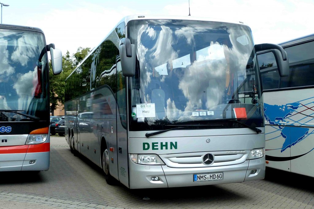 MB Tourismo vom Reiseunternehmen  DEHN  steht in Wernigerode; Juli 2012