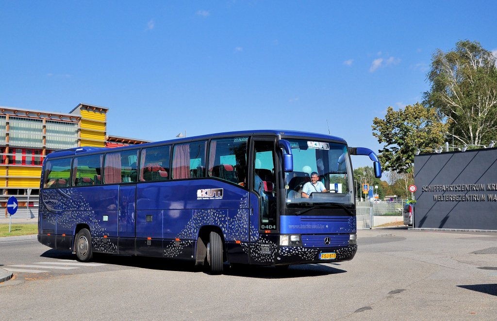 MERCEDES BENZ 0 404 von KUTItravel aus Ungarn Mitte Sept. 2012 in Krems an der Donau.