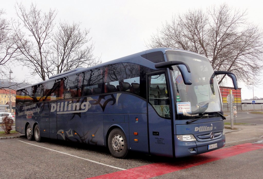 MERCEDES BENZ TOURISMO von DILLING Reisen aus Deutschland am 29.12.2012 in Krems an der Donau.