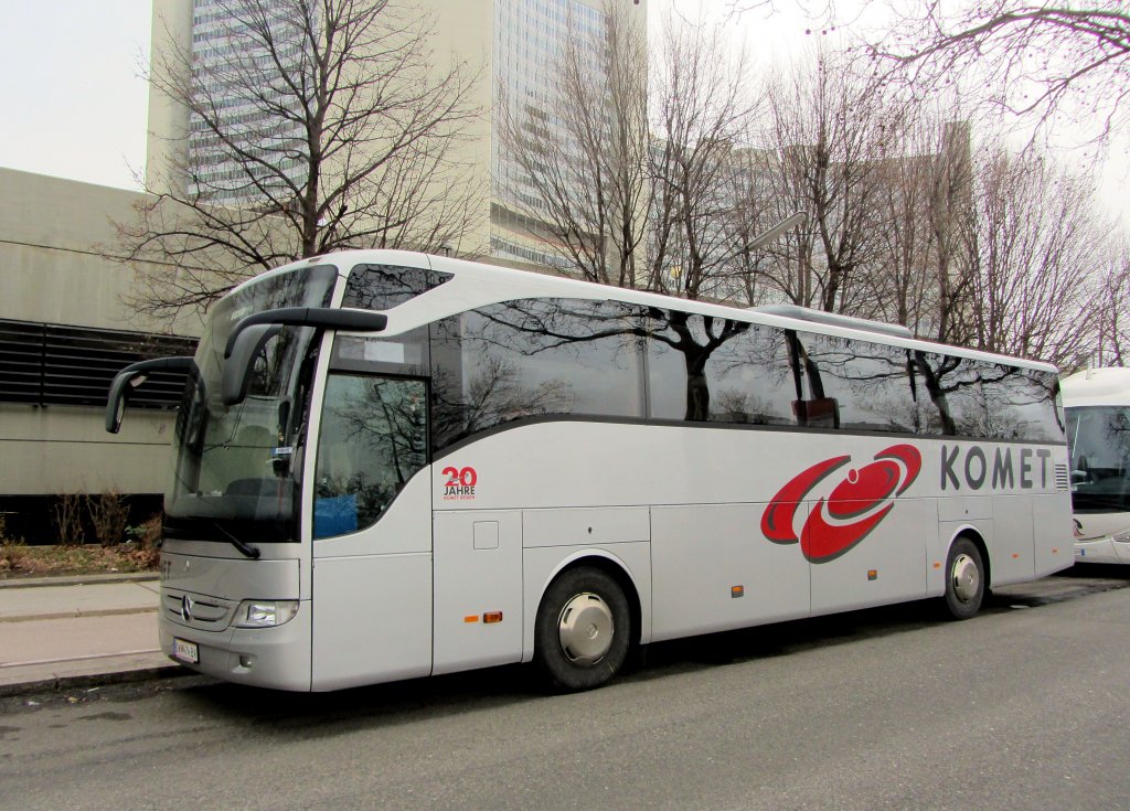 MERCEDES BENZ TOURISMO von KOMET Reisen aus sterreich im April 2013 in Wien gesehen.