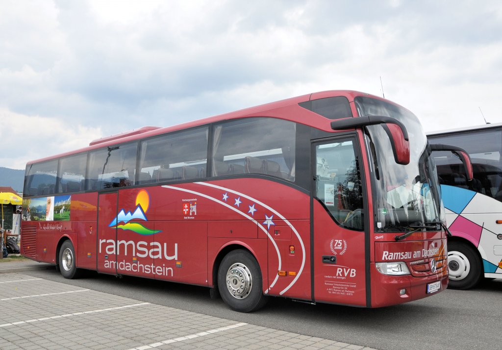 MERC$EDES BENZ TOURISMO der Ramsauer Verkehrsbetriebe aus sterreich anlsslich der AIRPOWER13 in Zeltweg,28.6.2013.