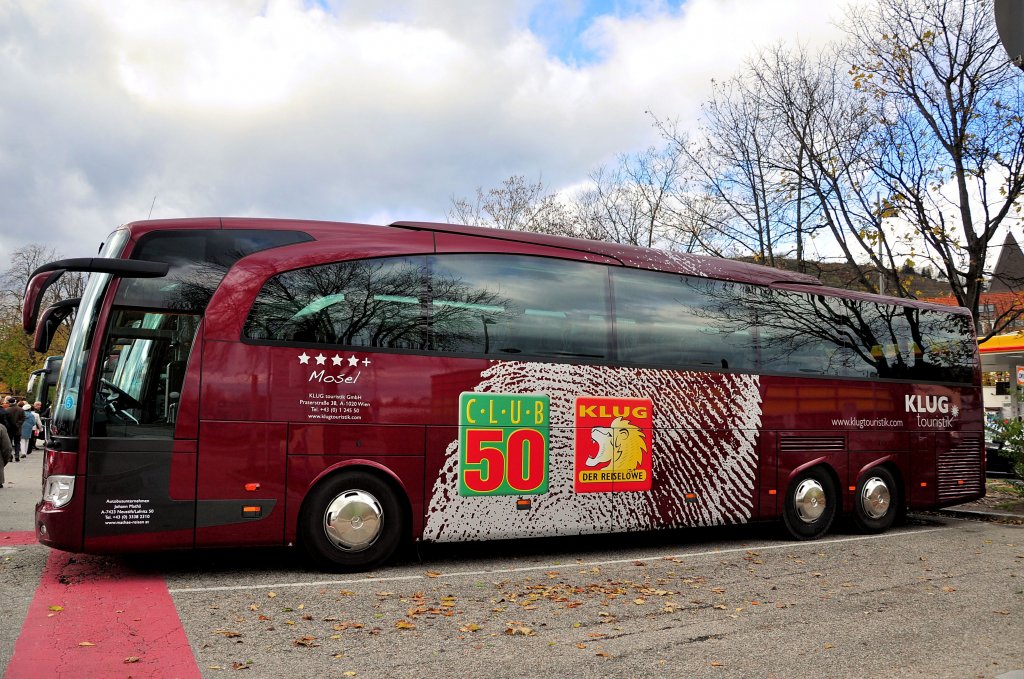 MERCEDES BENZ TRAVEGO vom Busunternehmer MATH aus sterreich (Club 50,Klug Touristik)im Oktober 2012 in Krems.