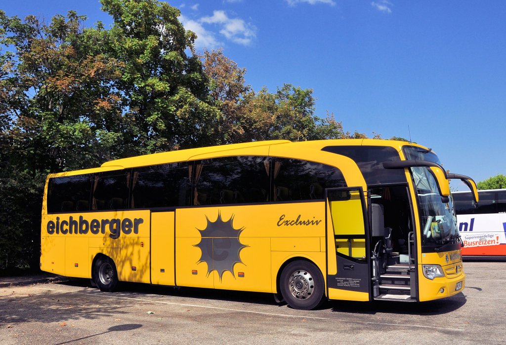 MERCEDES BENZ TRAVEGO von EICHBERGER Reisen aus der BRD am 20.7.2013 in Krems an der Donau.