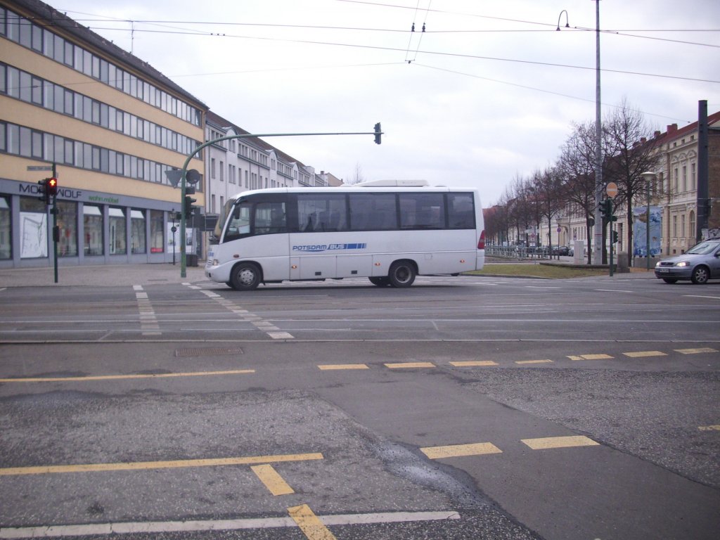 Mercedes Kleinbus Typ:?? in Potsdam.