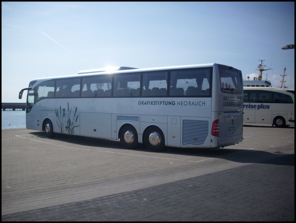 Mercedes Tourismo  von Mendorf Reisen aus Deutschland im Stadthafen Sassnitz.