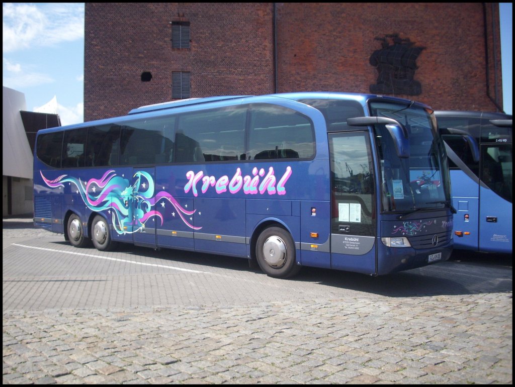 Mercedes Travego von Krebhl aus Deutschland in Stralsund vor dem Ozeaneum.