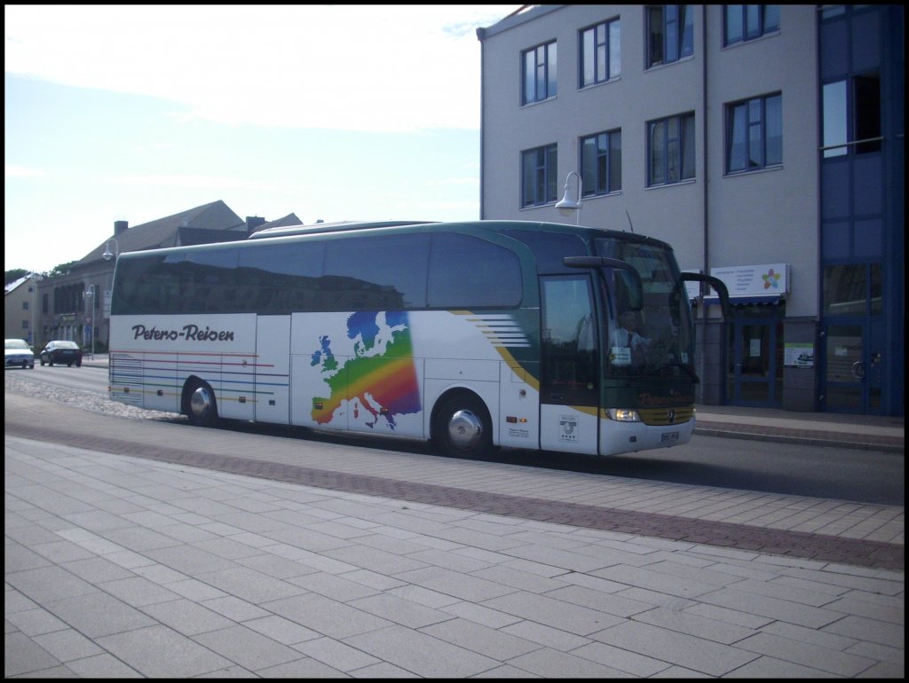 Mercedes Travego von Peters-Reisen aus Deutschland in Sassnitz.