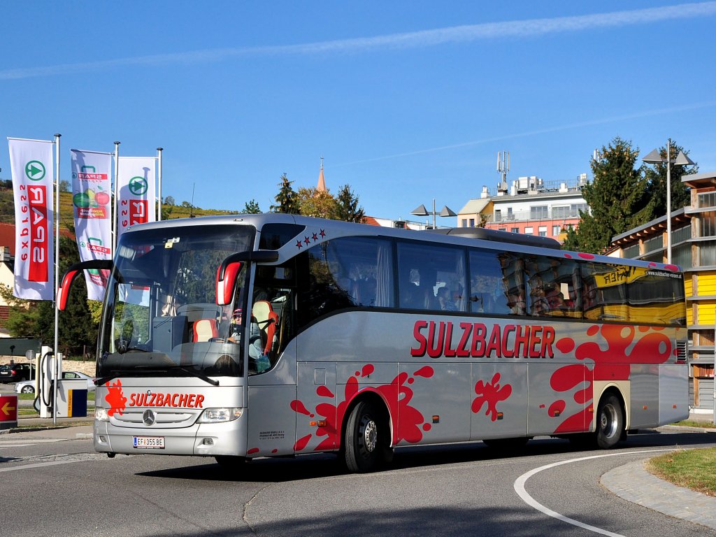 MERCEDRES BENZ TOURISMO von SULZBACHER Reisen aus Eferding/Obersterreich im Oktober 2012 in Krems gesehen.