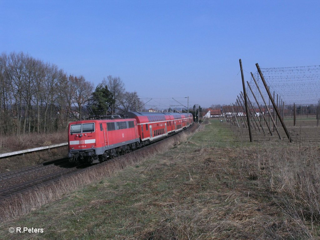 Nachschuss von 111 175 als RE59092 nach N�rnberg bei Rohrbach am Ilm. 24.03.11