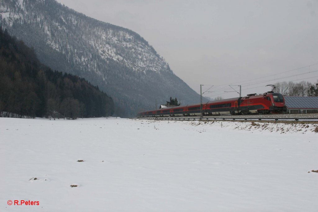 Nachschuss vom 1116 205-4 mit RJ 163 Z�rich - Wien Westbahnhof bei Niederaudorf. 04.02.12