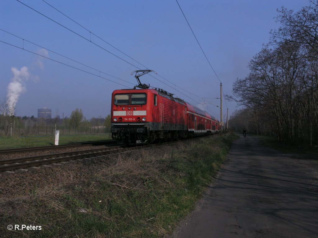 Nachschuss von 114 013-6 als RE18116 Eisenh�ttenstadt – Magdeburg. 18.04.11
