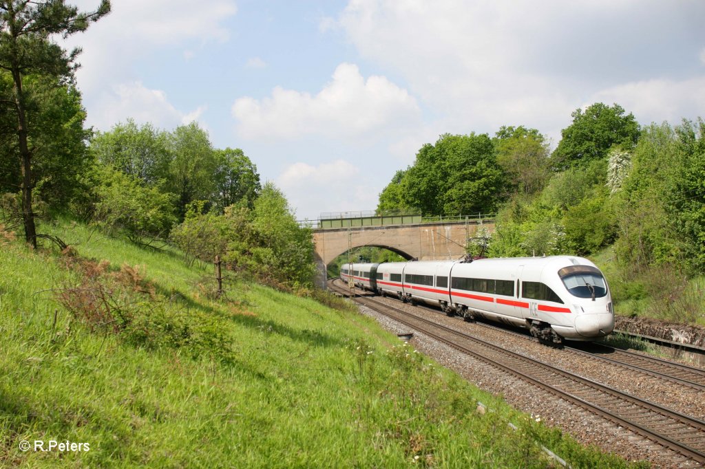 Nachschuss von 411 090-4  Wien  als ICE228 Wien - Frankfurt/Main bei Postbauer-Heng. 13.05.11