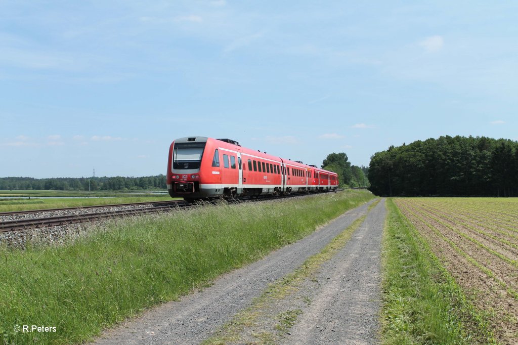 Nachschuss 612 126  Landkreis Amberg-Sulzbach + 612 als IRE 3088 Dresden - N�rnberg bei Oberteich. 13.06.13