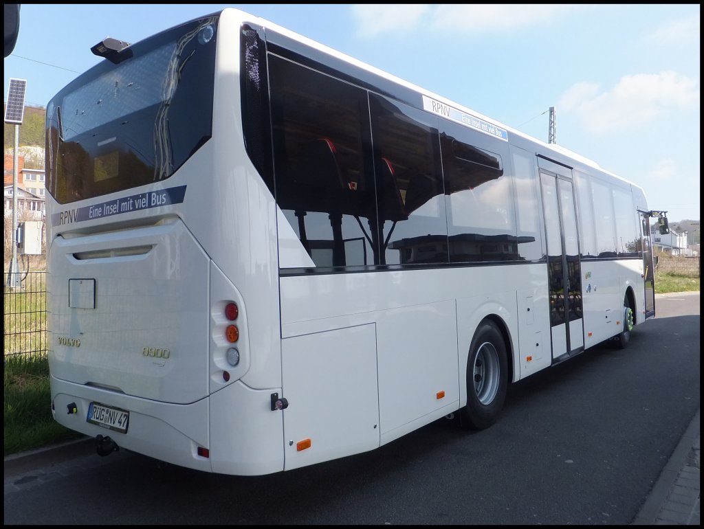 Nagelneuer Volvo 8900 der RPNV in Sassnitz.