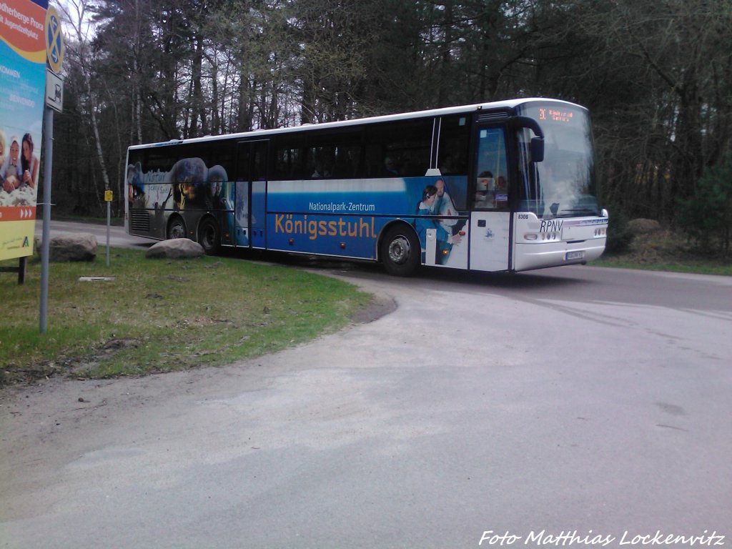 Neoplan des RPNV kurz hinter der Haltestelle Prora, Jugendherberge am 27.4.13 