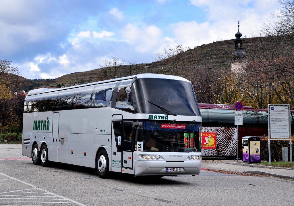 NEOPLAN SPACELINER von MATH Reisen aus sterreich im Oktober 2012 in Krems.