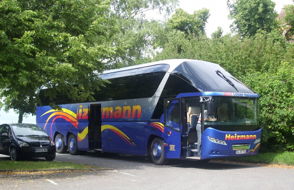 Neoplan Starliner von Heizmann/Deutschland in Wismar.