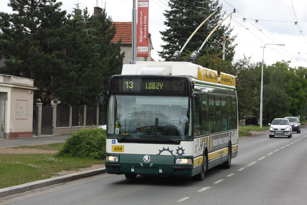 Plzen (Tschechien) moderner Skoda Trolleybus unterwegs auf der Linie 13
am 16.6.2009.