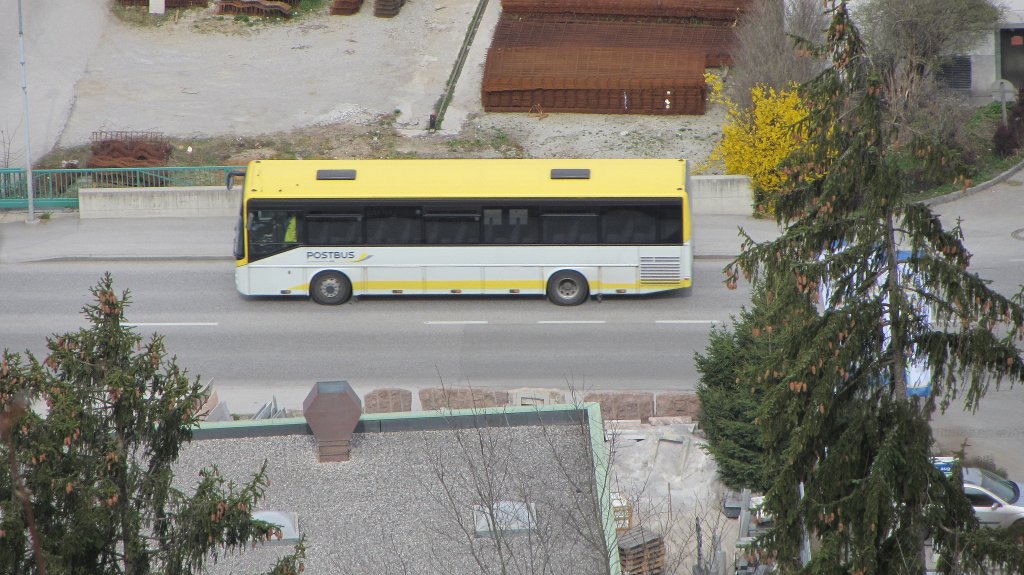 Postbus Renault Ares am 4.4.2012 in Brixlegg Bahnhof.