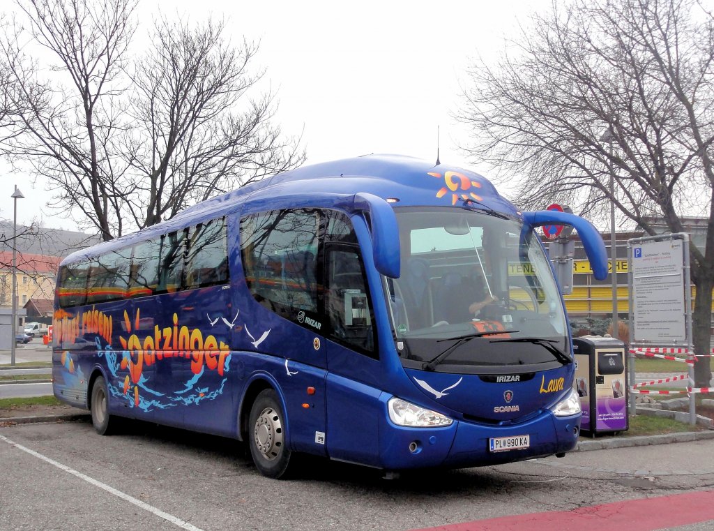 SCANIA IRIZAR von DATZINGER Reisen aus Niedersterreich im November 2012 in Krems.