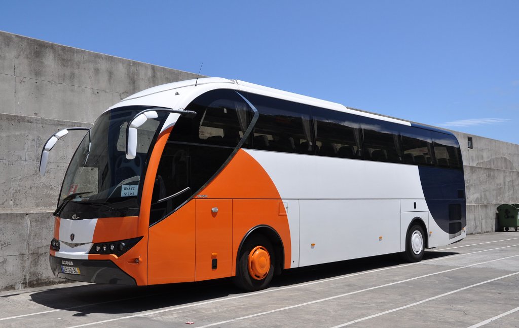 SCANIA Reisebus auf der Insel Madeira,Mai 2013.