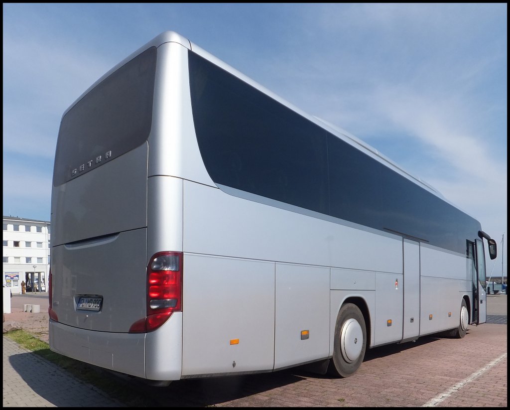 Setra 415 GT-HD aus Deutschland im Stadthafen Sassnitz.