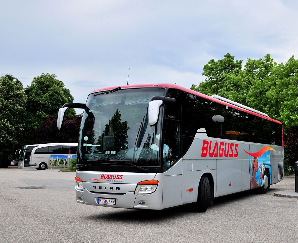 SETRA 415 GT-HD von BLAGUSS Reisen/Wien am 16.5.2013 in Krems an der Donau gewesen.
